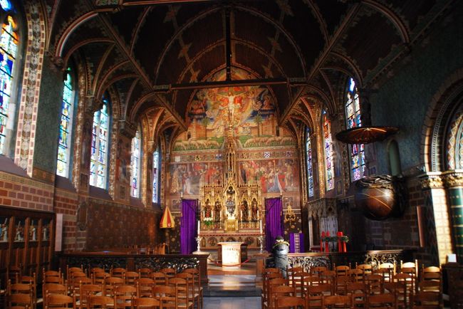 【聖血礼拝堂内部】