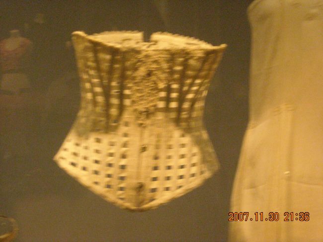 絶妙なくびれ具合。羨ましい。