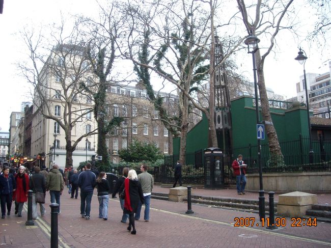 Charring Cross界隈。