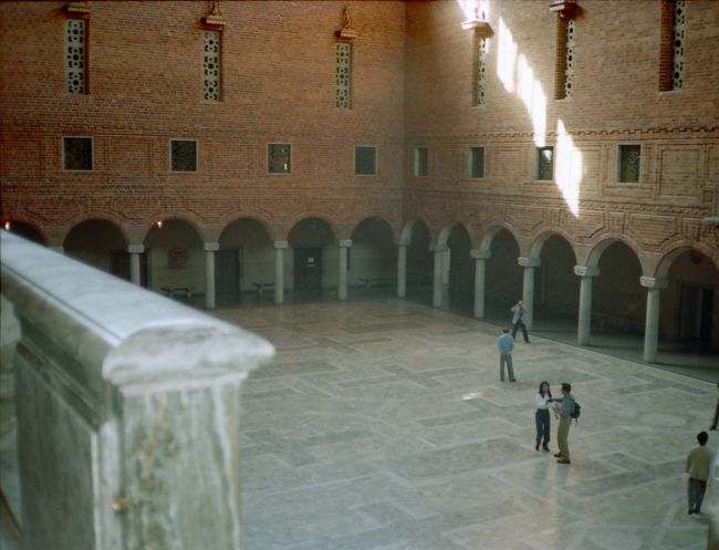 市庁舎の２階「青の間」花崗岩で作られている。ここではノーベル賞の晩餐会が開かれる。<br />