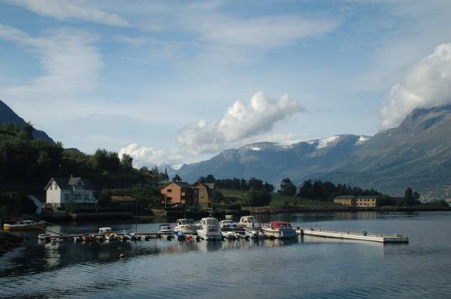 ところどころで、船は小さな町に停まるが、どの町もこじんまりとして美しく、一日をここですごしてみたい気になる。
