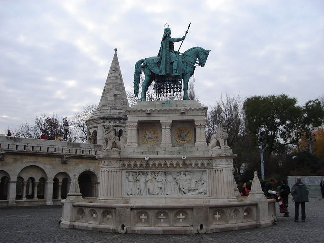 次は教会脇にある漁夫の砦、こちらもまた素晴らしい。出だしが良くなかった事もあって、ショックの連続です。