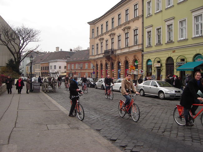 漁夫の砦をあとにして、ブダ王宮に向かいます。