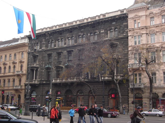 アンドラーシ通り沿いの建物