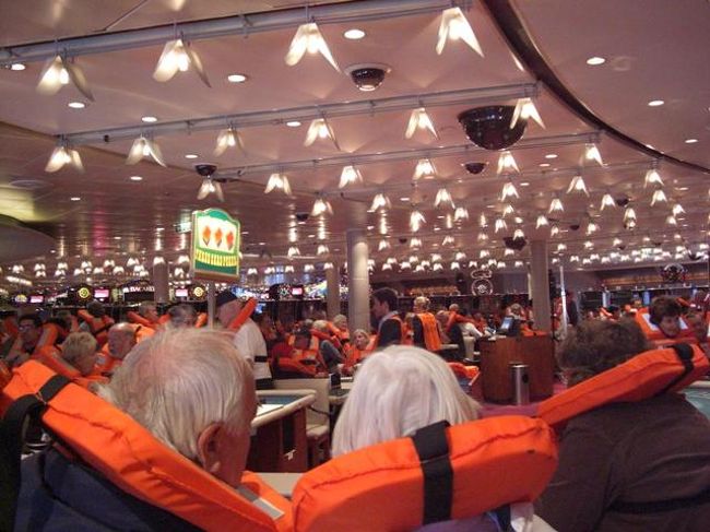 早速避難訓練<br />私たちは、カジノが集合場所となります。