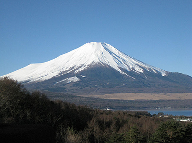 そして完全に日が昇った後の富士。<br />まさに富士山です。