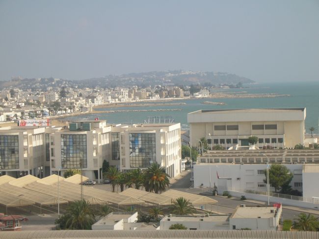 チュニジアのLA GOULETTE港へ早朝に入港。