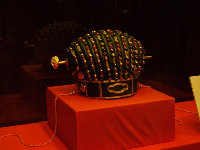 王冠。<br /><br />やはり独特な感じです。