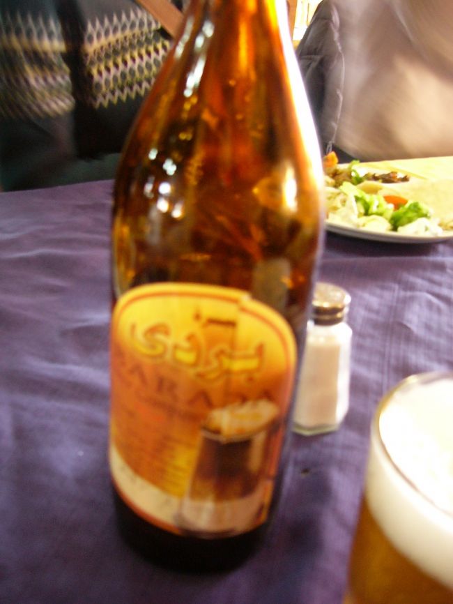 食事のお供はビール。今度はシリアビールです。まあまあかな・・・・