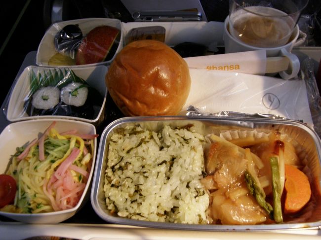 相方がチョイスした高菜ご飯と肉じゃが。<br />高菜ご飯の味付けが上品でおいしかったそうですよ。