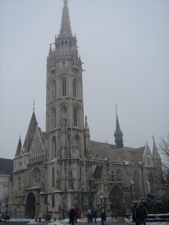 マーチャーシュ教会。<br />高さ80メートルの塔が印象的！