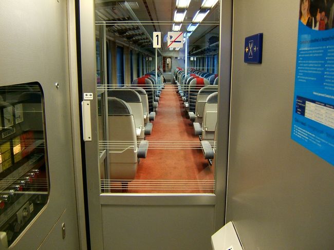 車内はこのようになっておりました。<br />暖かくて快適。