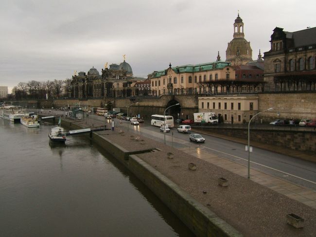 エルベ川。橋から一望できました。