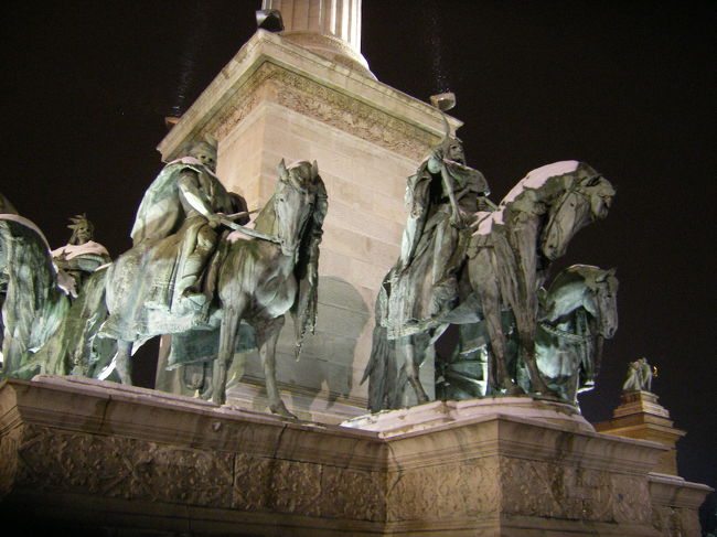 もう時間がないの。<br />明日の朝、またお散歩でジックリ見物するの！