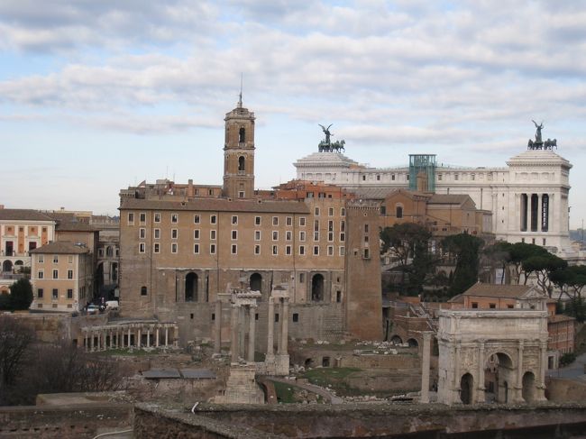 市庁舎のほうを向いて一枚