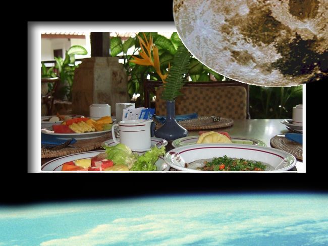 ロンボク島の宿泊　　ホリディ　　リゾート<br /><br />朝食です。<br /><br />ここの食事は美味しい。