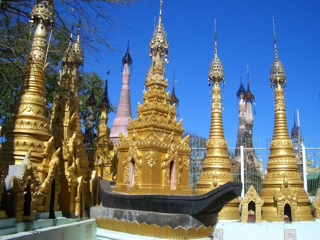 王様が乗ってきた金の船をあらわしている（とガイドさんが説明してくれた気がするが、記憶が定かではない．．．）