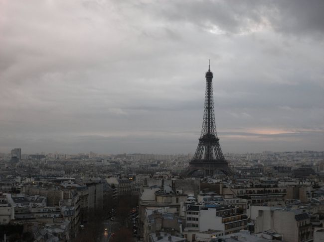 次のターゲットエッフェル塔方面