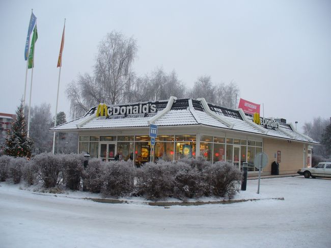 ロヴァニエミ。<br />世界最北マックだそうです・・・。