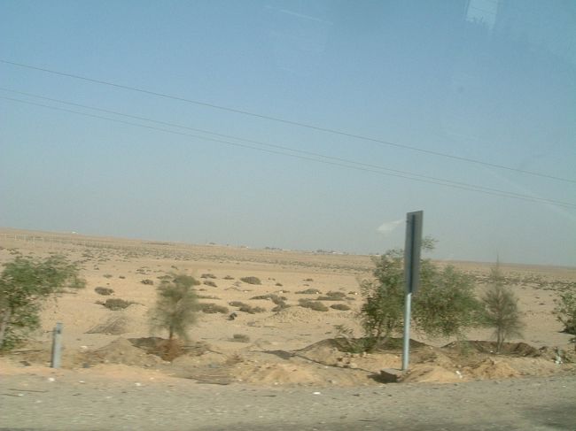 友人のまた友人がご好意でアレキサンドリアへ連れて行ってくださった。<br />車で移動。3時間ちょっとの旅。