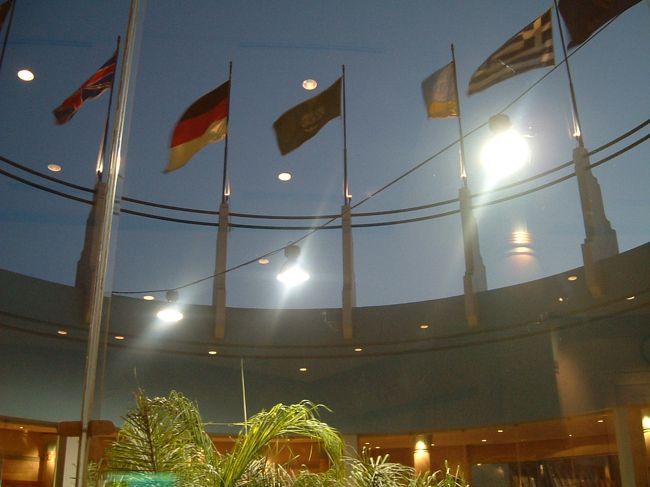 アレキサンドリアでは、ヒルトンに宿泊しました。<br /><br />私は全く支払わず。<br />なんかホントにいいのですか？<br />結局、この旅では現地で1円も払わなかったのです。<br /><br />友人の旦那さんの方針で受け取ってもらえず。<br />