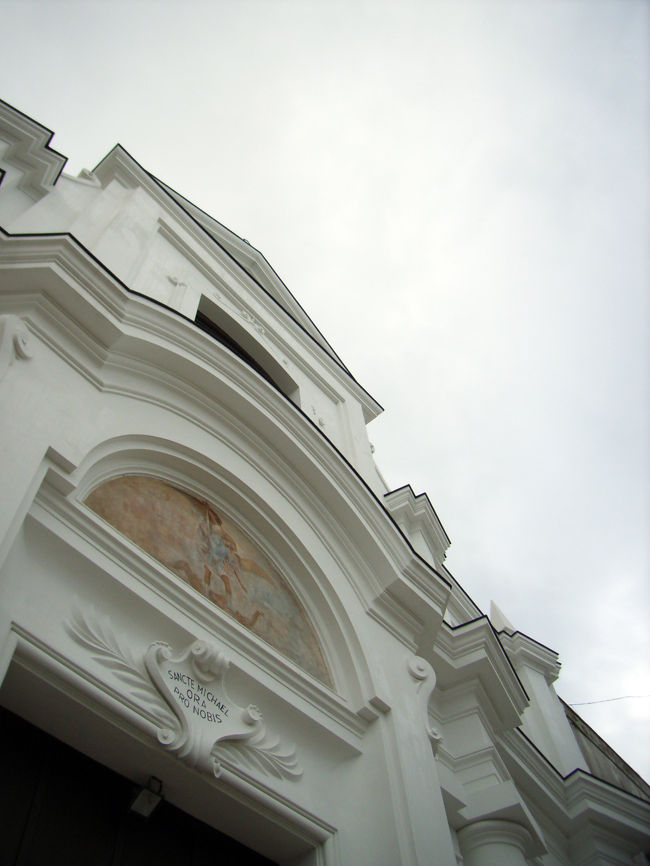 サン・ミケーレ教会。この日（この季節？）はクローズで、マヨルカ焼きの床は残念ながら見られませんでした。