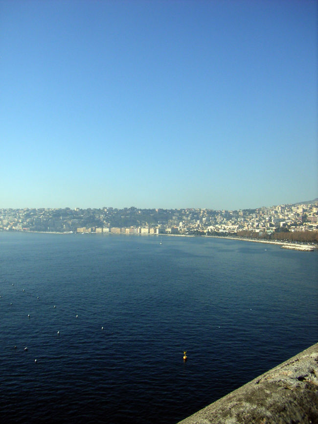 卵城から見たナポリ