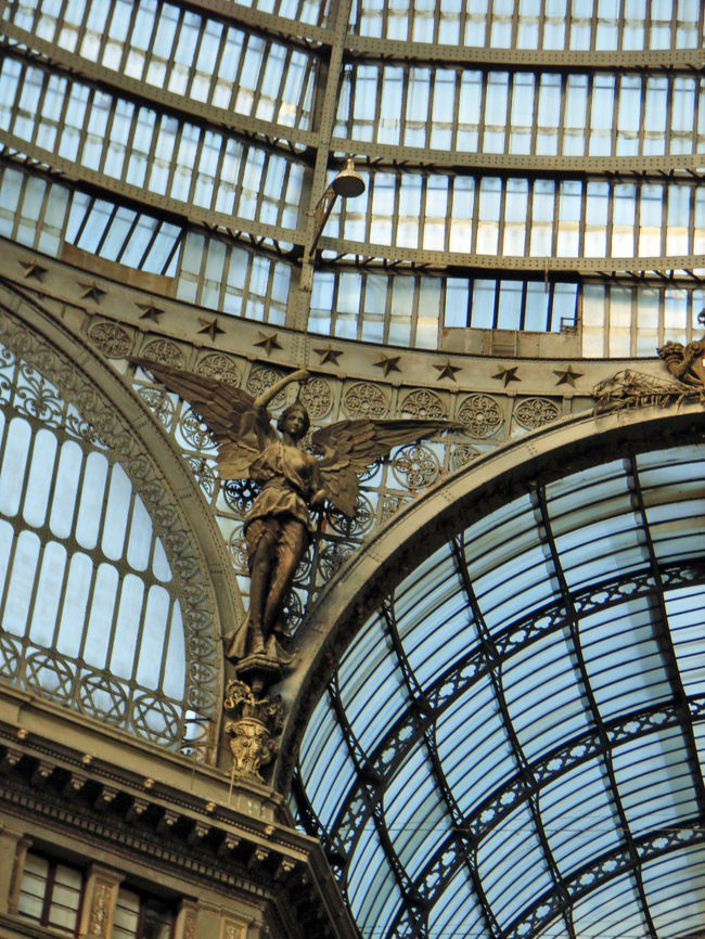 ナポリ　ウンベルト１世のガレリア