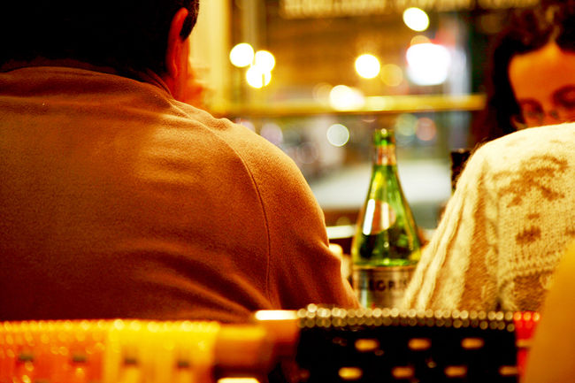 おなかが空いたのでカフェへ。お向かいさんのテーブル。