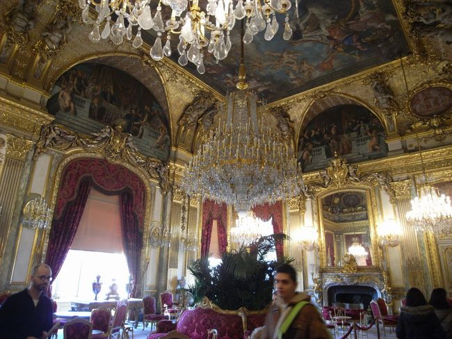 贅沢な部屋が続きます