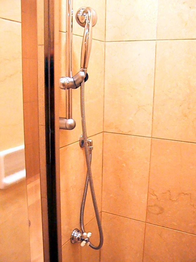 シャワーブースがあります