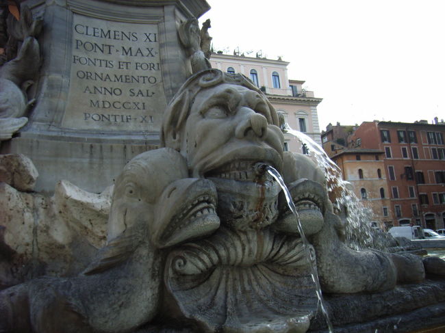 こんな顔ですよ！