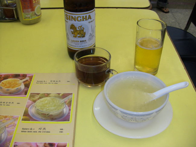 ハジャイはフカヒレや燕の巣を食べられる店が多いです。ここは地球の歩き方にも掲載されている東方燕窩というお店で注文した燕の巣（100B〜）です。