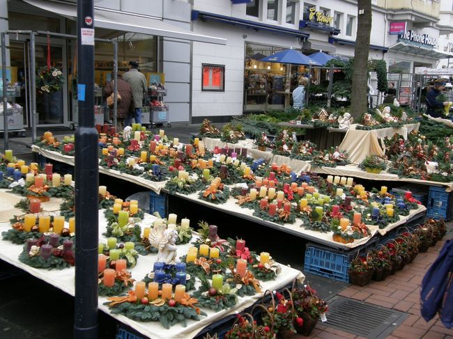 アドヴェントクランツがこんなにたくさん並ぶと壮観ですねぇ･･･