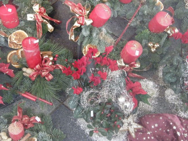 季節柄、クリスマス。<br />エレガントなアドヴェントクランツ。