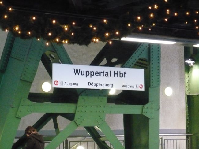 実は今回の旅の目的の１つ。<br />ヴッパータールのモノレールに乗車するというものもありました。