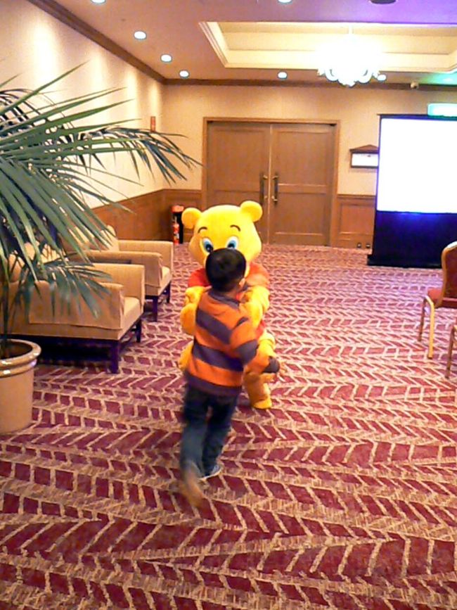 ビンゴの商品を見に行くと熊さんがいました