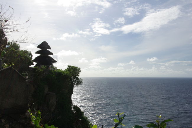ウルワツ寺院です。ここには猿がいっぱい