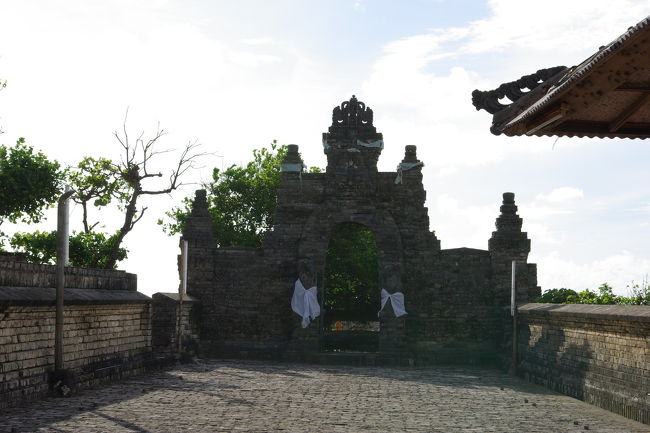 柵がされており、中ははいれません