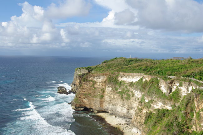 絶壁に立てられております