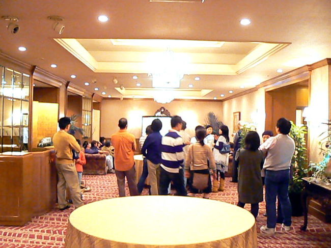 ２３：１５に会場に行きましたが、すでに出遅れです