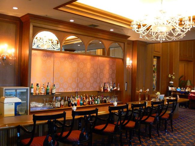 カウンターには誰もいません