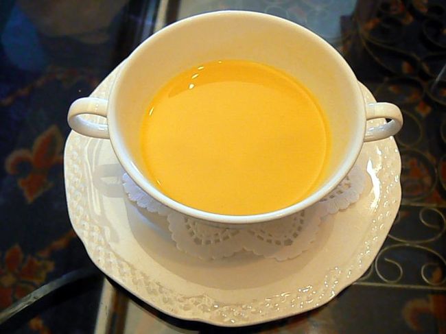 コーンスープ　<br />サラダとセットで ￥５２５−