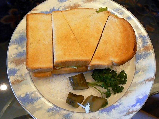 妻はクラブハウスサンドウィッチ ￥１，２６０−