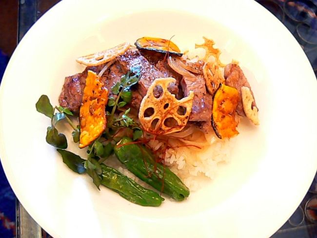 僕と次男はステーキ丼 ￥１，６８０−