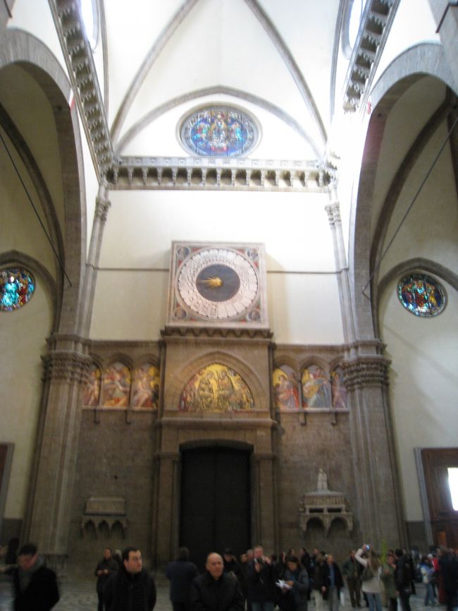 ドゥオーモの中2