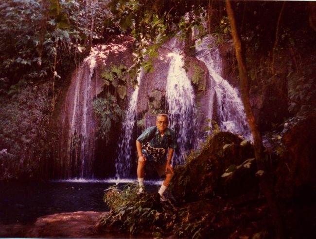 また滝、大小さまざまな滝がいたるところにある。