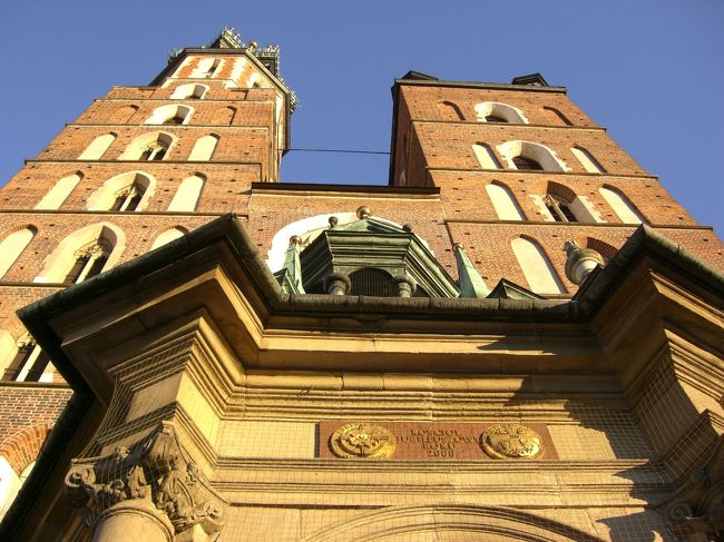 下から見上げた図。この教会、とにかく大きい〜！写真に収まりきりません。