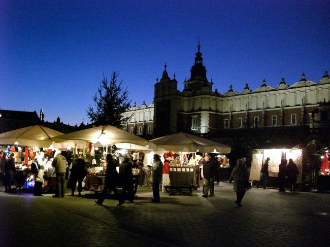 夜のクリスマス市です。この日は天気も良かったので、とても良い写真が撮れました。