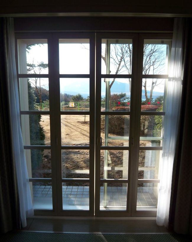 広い(広かった)お庭に直接出られます